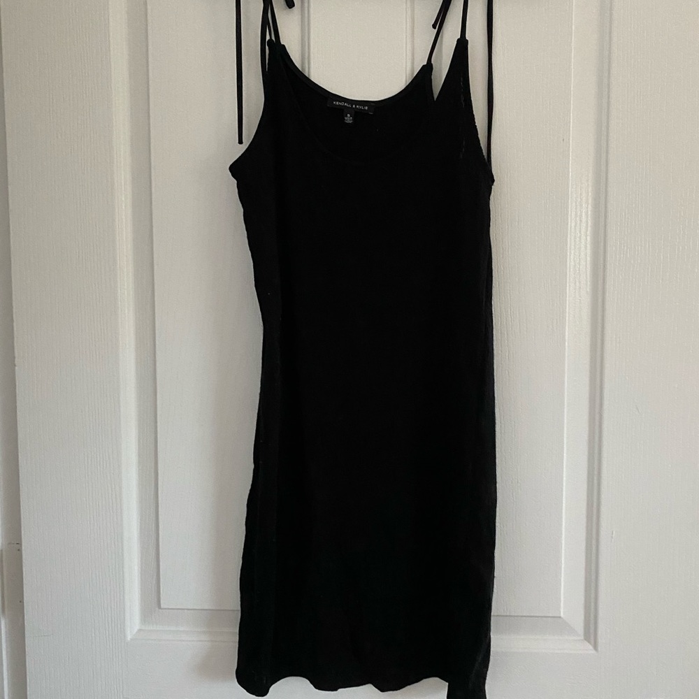 Kendall and Kylie simple black dress